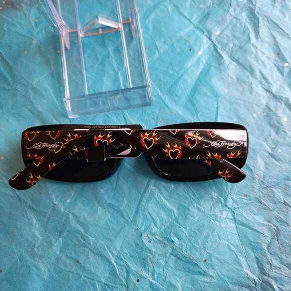 Ed Hardy Black Burn in Love Sunglasses - Picture 4 of 4